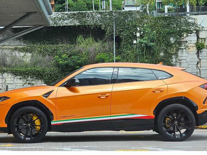     Lamborghini Urus    