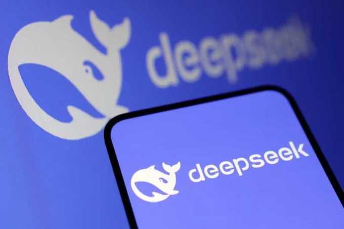 DeepSeek        OpenAI