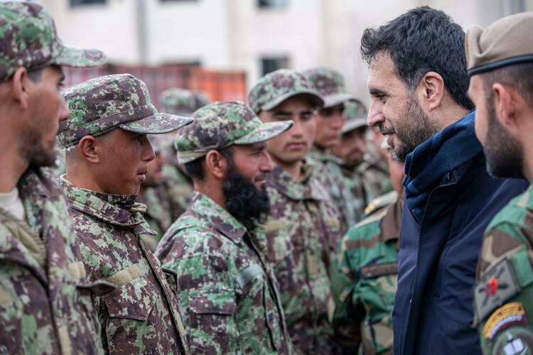 Afghan Defense Minister Asadullah Khalid meets with National Army trainees tidttiqzqiqkdkrt eiqrriukiqzratf